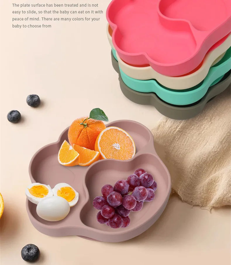 Paw shaped silicone bowl