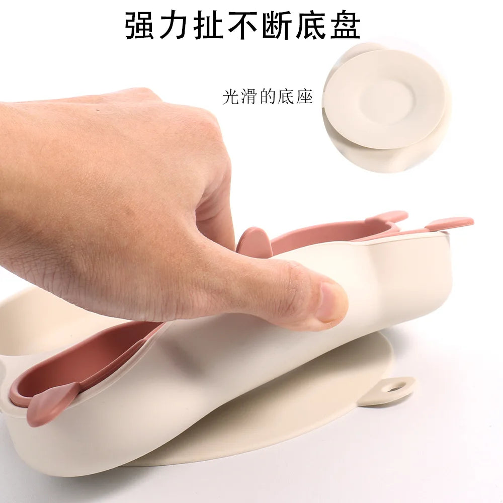 Paw shaped silicone bowl